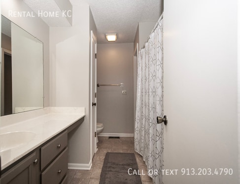 Building Photo - 7434 Santa Fe Dr