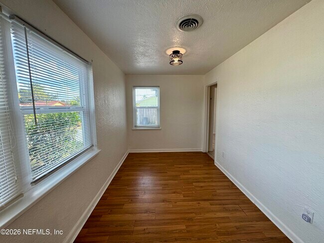 Building Photo - 288 Boylston Ave