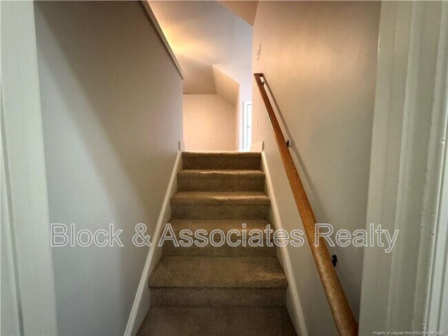Building Photo - 70 Carter Dr