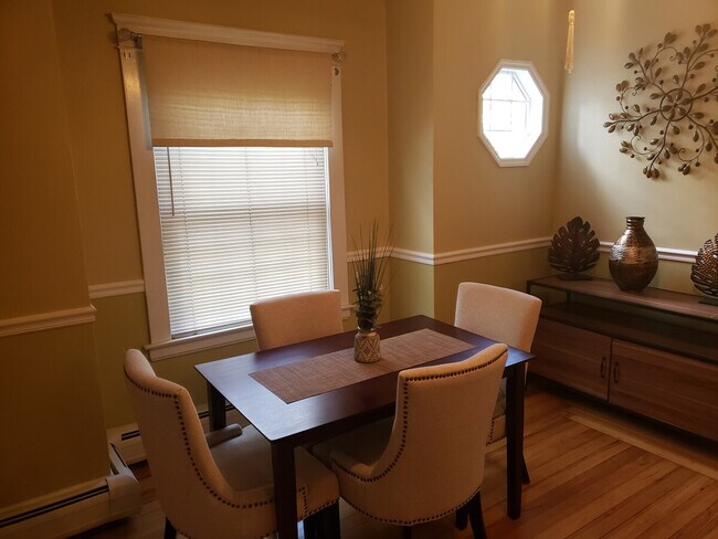 Building Photo - 21 Case Ave