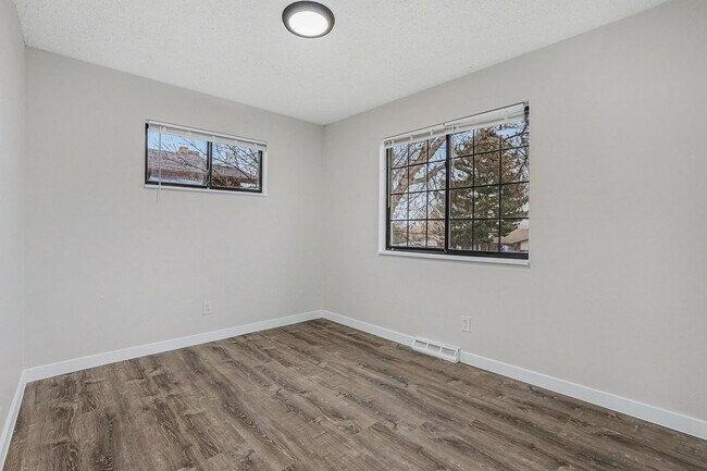 Building Photo - Renovated Duplex Available in Arvada!