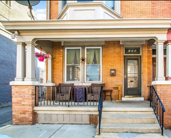 Front of the house - 125 N 4th St