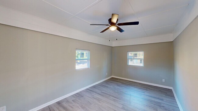 Building Photo - 4 Bed/2 Bath in Daniel Pratt School District