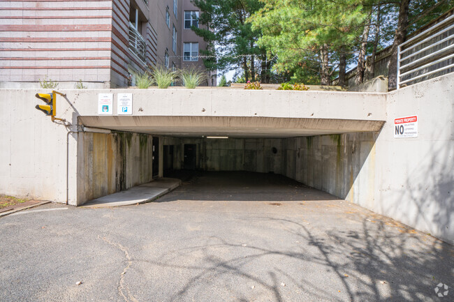 Garage Parking - Davenport Apartments