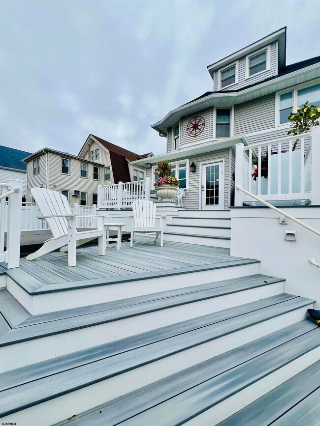 Building Photo - 16 S Somerset Ave