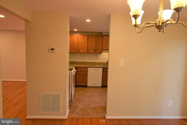 Building Photo - 6605 Briarleigh Way