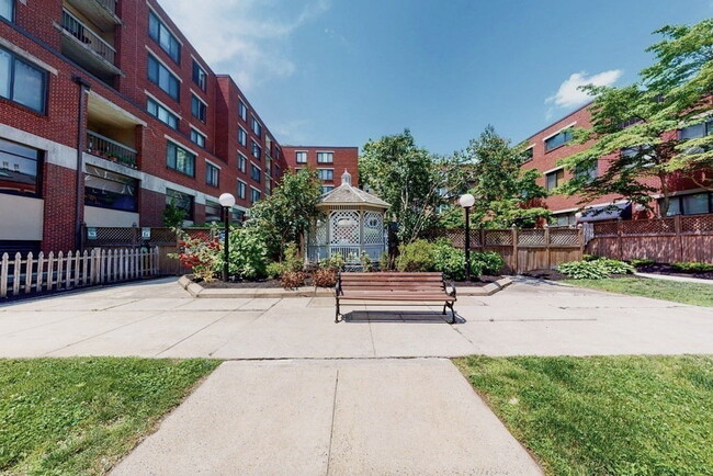 Building Photo - 85 Brainerd Rd
