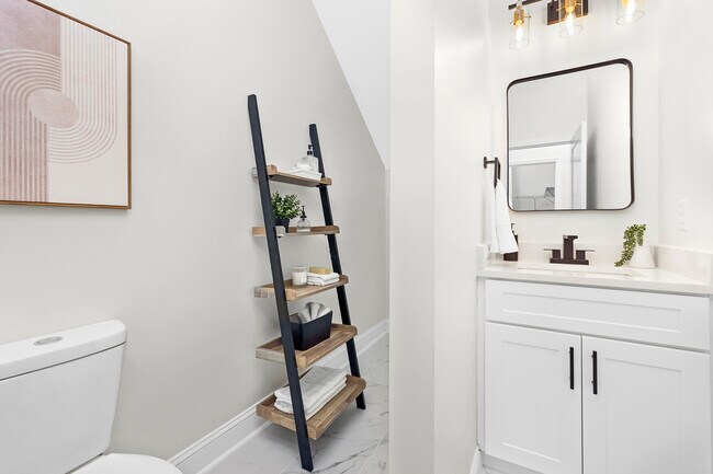 Building Photo - 316 W 14th St