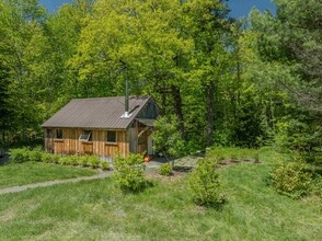 Building Photo - 398 Plains Rd