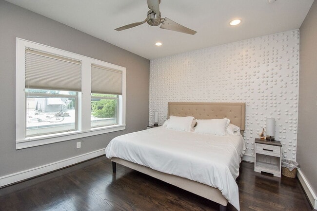 Building Photo - 1211 Rosine St