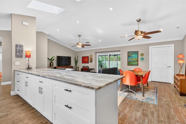 Building Photo - 4420 Porpoise Dr SE