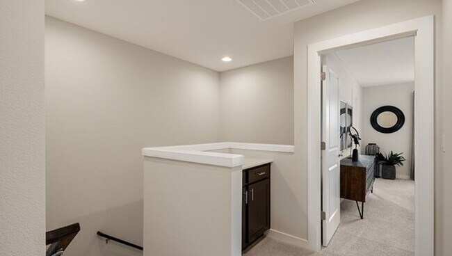 Building Photo - Spacious and Beautifully Landscaped Single...