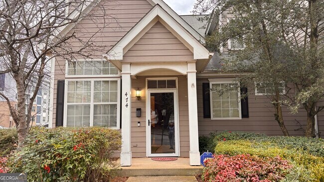 Building Photo - 474 Fraser St SE