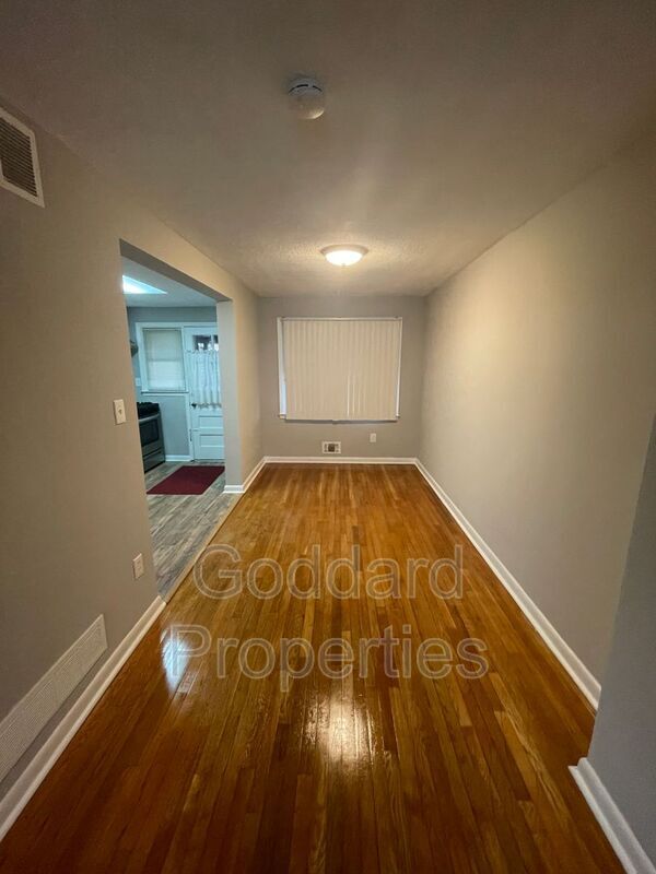 Building Photo - 2221 Southorn Rd