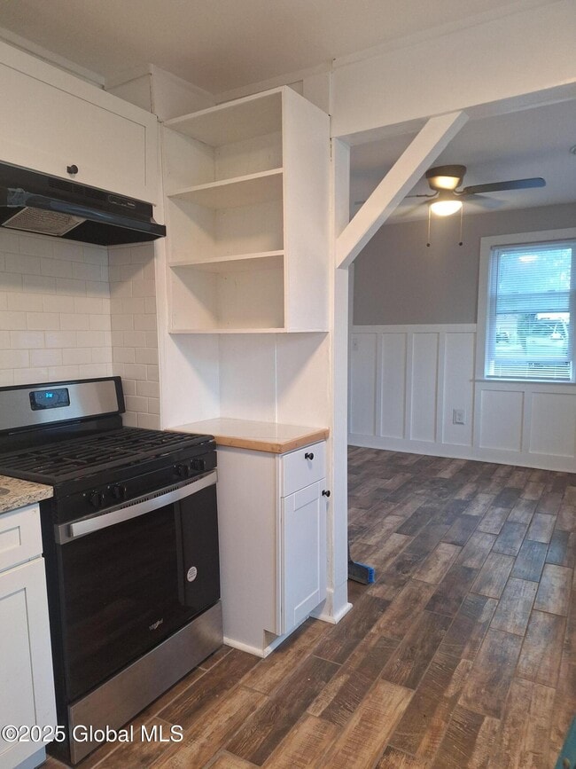 Building Photo - 2A Hillview Ave