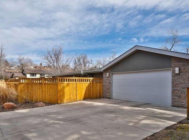 Building Photo - 4 Bed 3 Bath Home In North Boulders Catalpa Park Neighborhood!