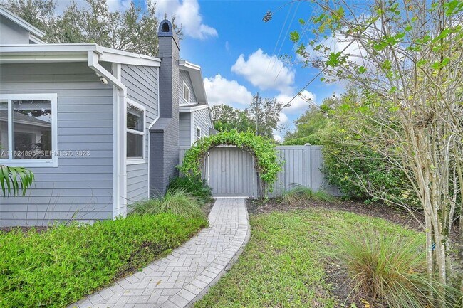 Building Photo - 150 NE 50th St