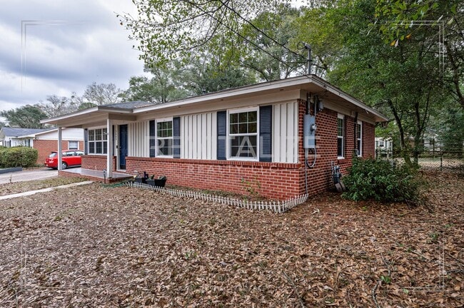 Building Photo - Desirable 3 Bed 1 Bath Ranch Style Home in Parkview Estates