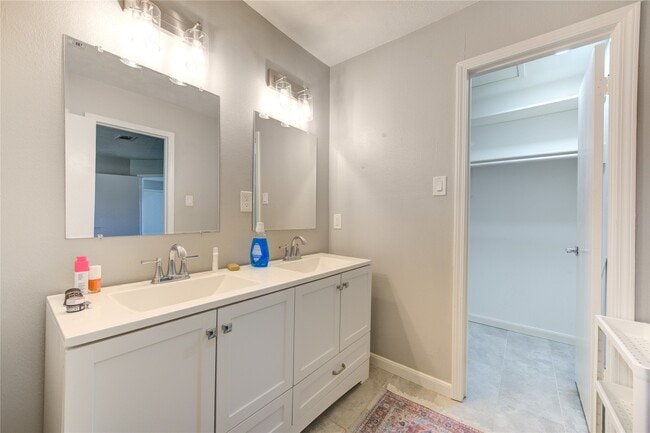 Building Photo - 3046 Wagon Trail Dr
