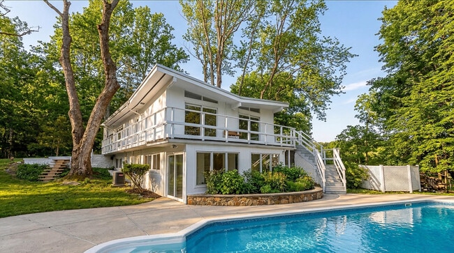 Building Photo - 10903 Beach Mill Rd