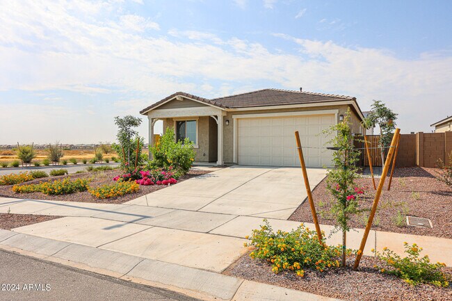 Building Photo - 17285 W Alexandria Way