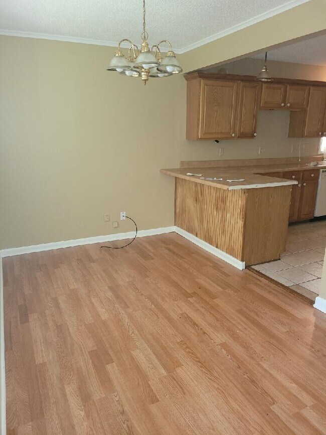 Building Photo - 1733 Carlyle Ave