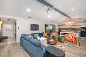 Building Photo - 4519 Briardale St