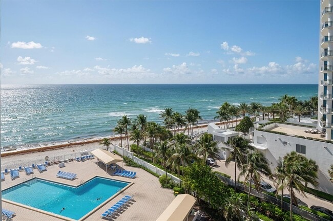 Building Photo - 3505 S Ocean Dr
