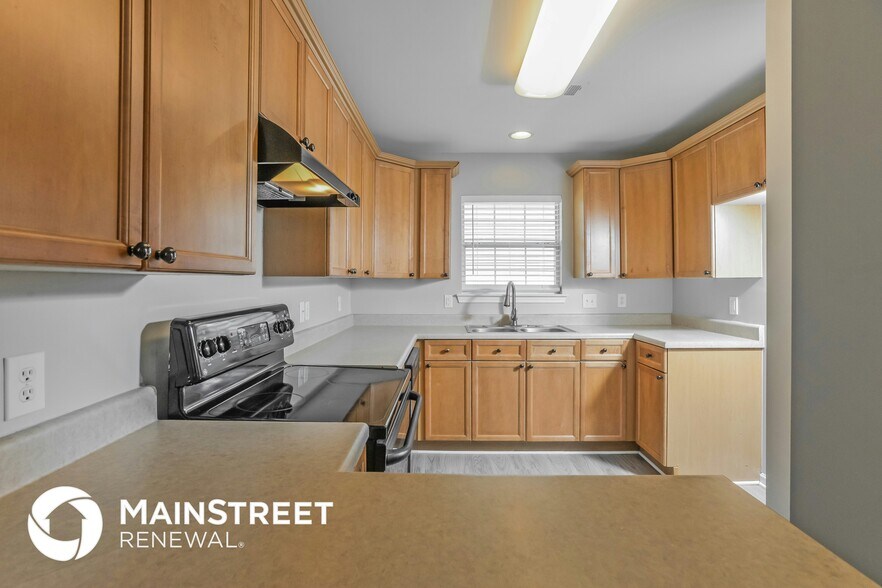 Building Photo - 255 Forest Lakes Dr