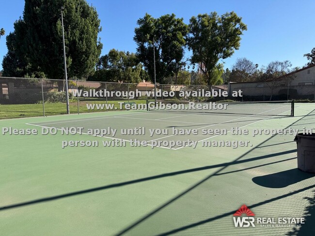 Building Photo - Victoria Ave. Home - 2 Bed / 2 Bath