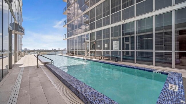 Building Photo - 1100 Biscayne Blvd