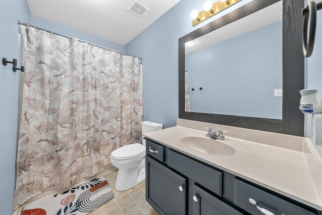 Building Photo - 1307 Chucker Dr