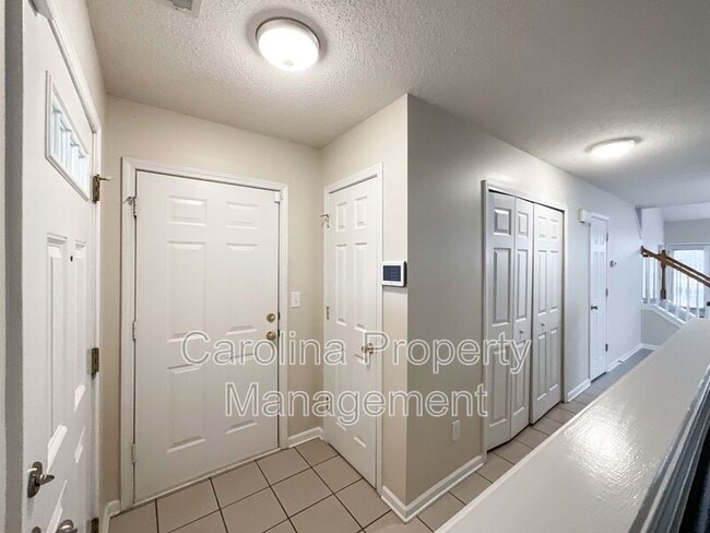 Building Photo - 217 Arlington Downs Blvd