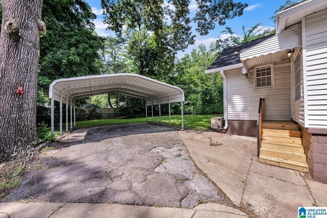 Building Photo - 305 Sterrett Ave