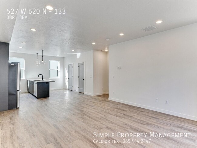 Building Photo - 527 W 620 N