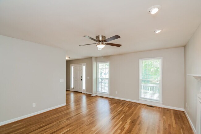 Building Photo - 508 Lakeview Ave