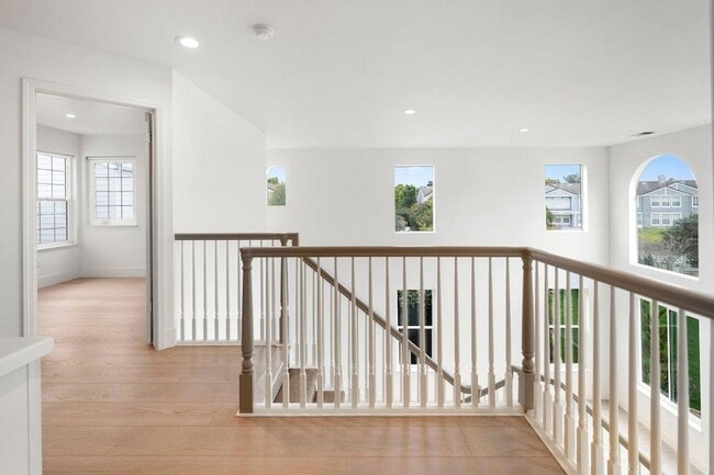 Building Photo - 142 Monaco Dr