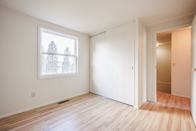 Building Photo - 168 Sackett Rd