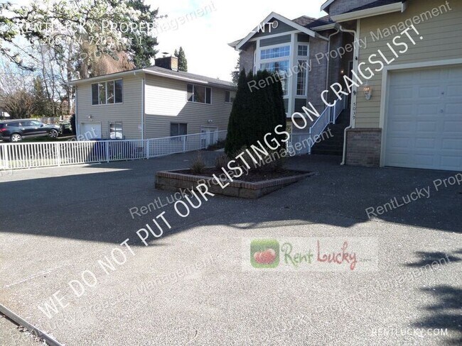 Building Photo - 5039 S 178th St