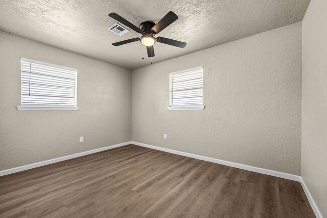 Building Photo - 408 SW 71st St