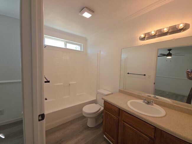 Building Photo - 2067 Blossom Ave