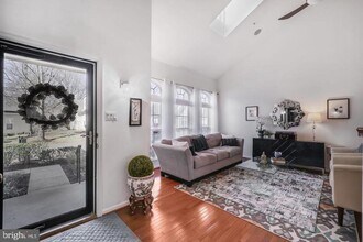 Building Photo - 2157 Vittoria Ct