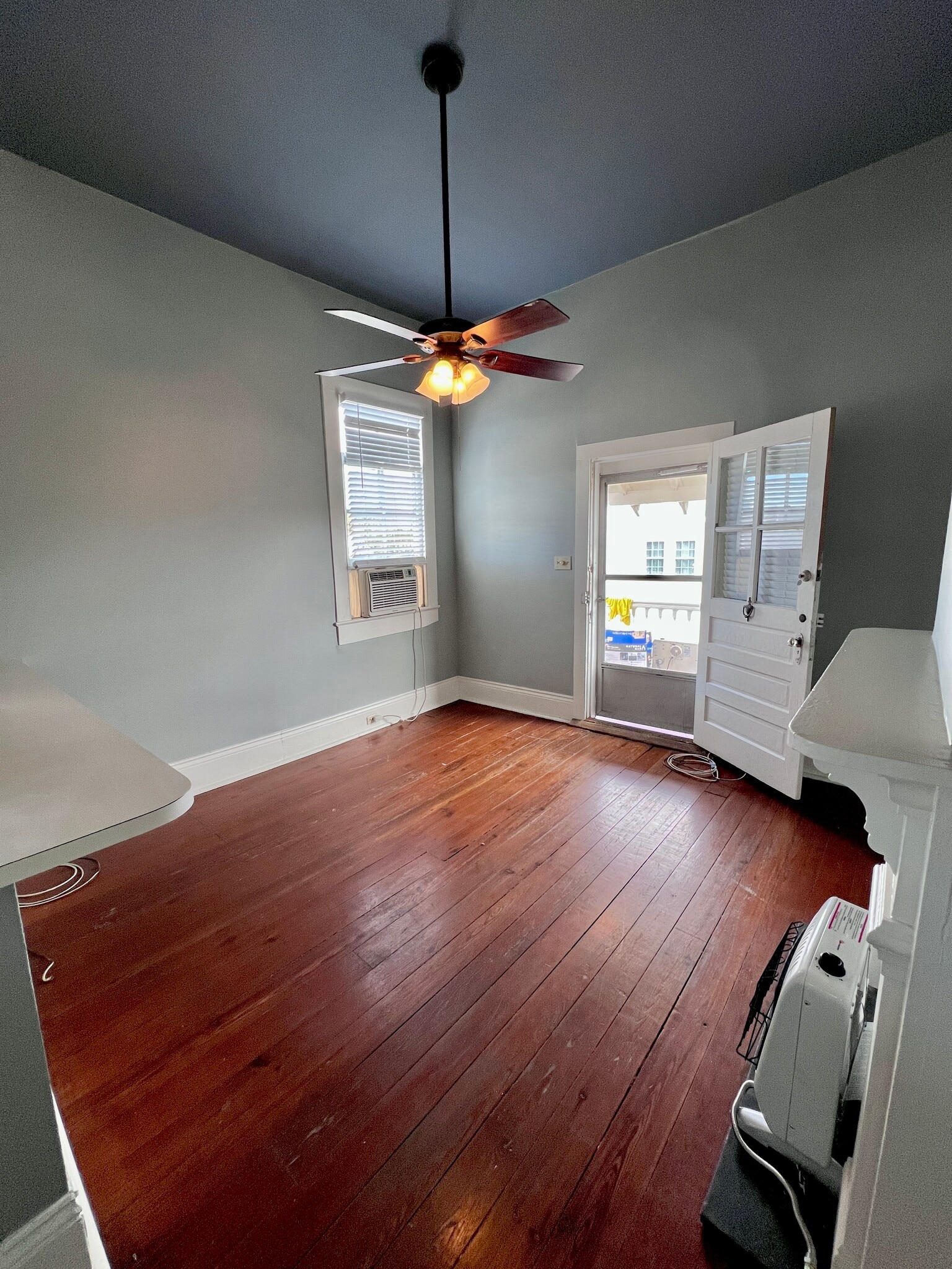 Building Photo - 548 Verret St