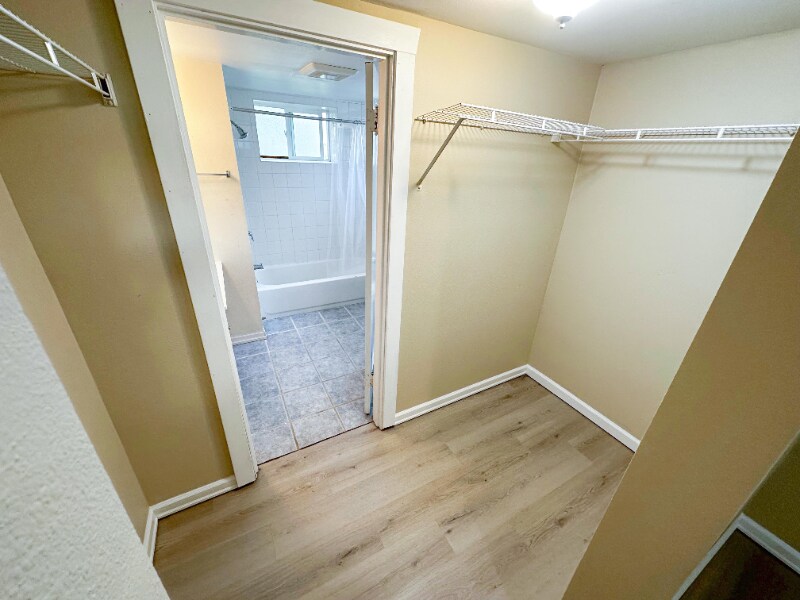 Building Photo - 822 SW 124th St