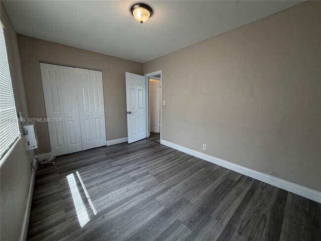 Building Photo - 2300 Douglas St