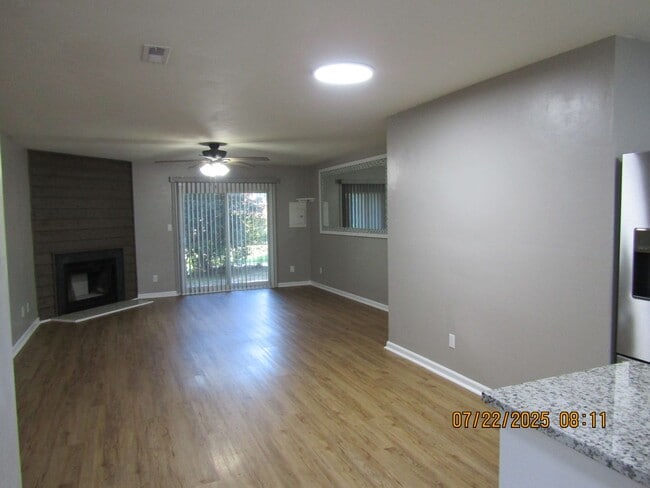 Building Photo - South Virginia Beach Barberton