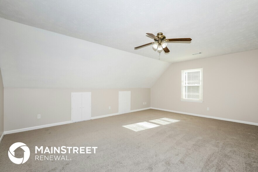 Building Photo - 369 Hillridge Dr