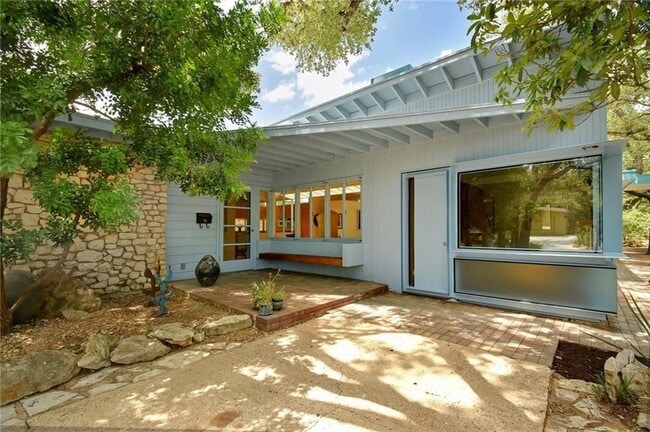 Entrance - 2300 Rundell Plz