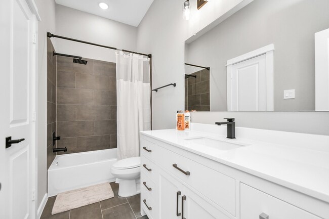 Building Photo - 407 Stonework Garden Ln