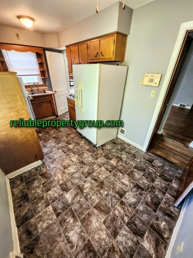 Building Photo - New Listing in Fort Wayne
